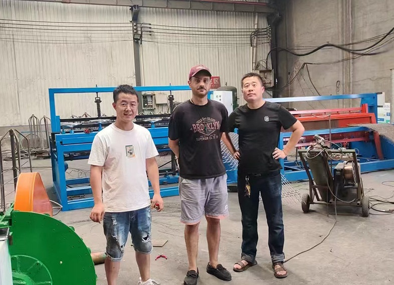 Преимущества сетки-рабицы с ПВХ-покрытием Преимущества сетки-рабицы с ПВХ-покрытием